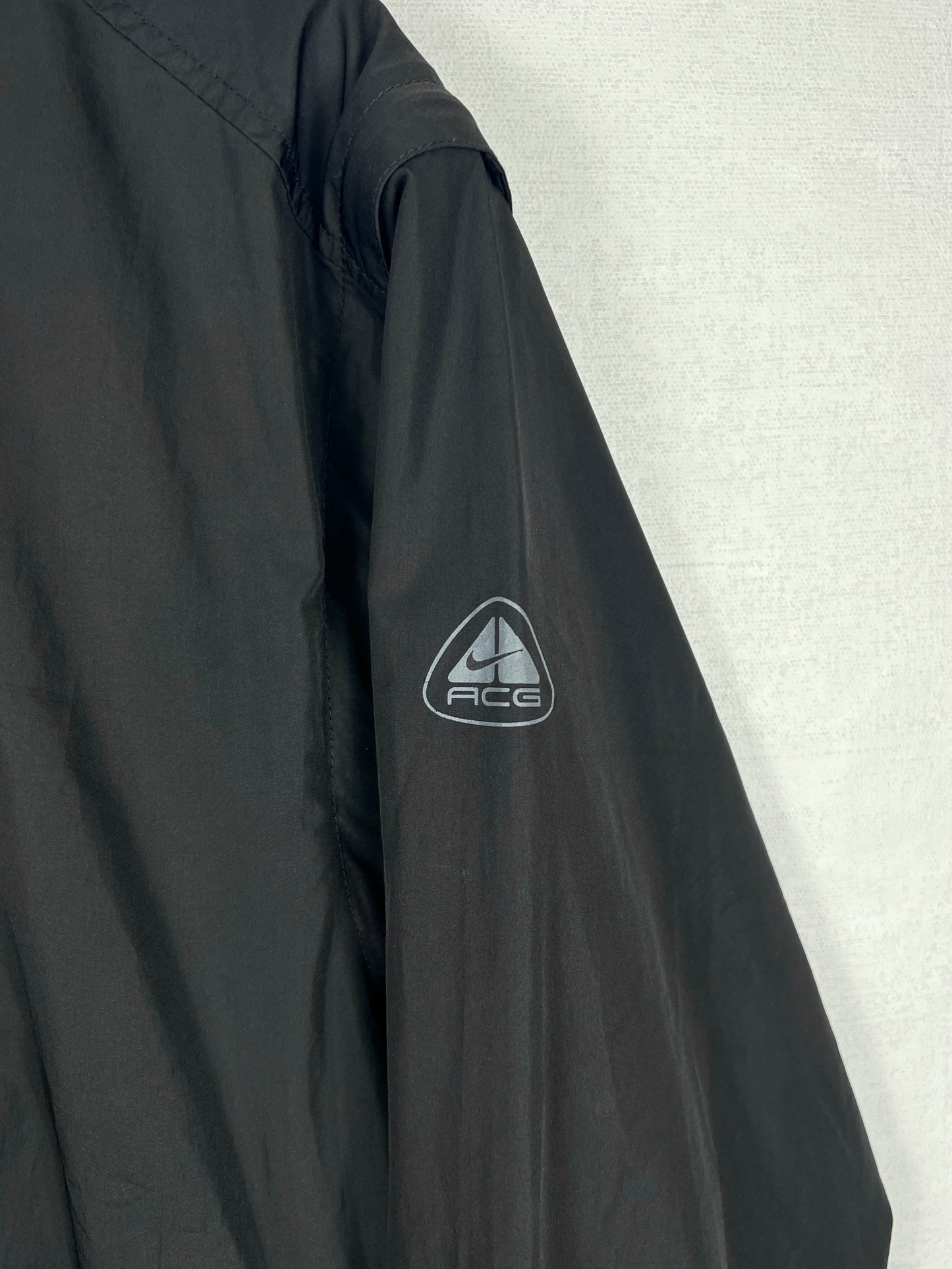 Nike ACG Lightweight Windbreaker Jacket