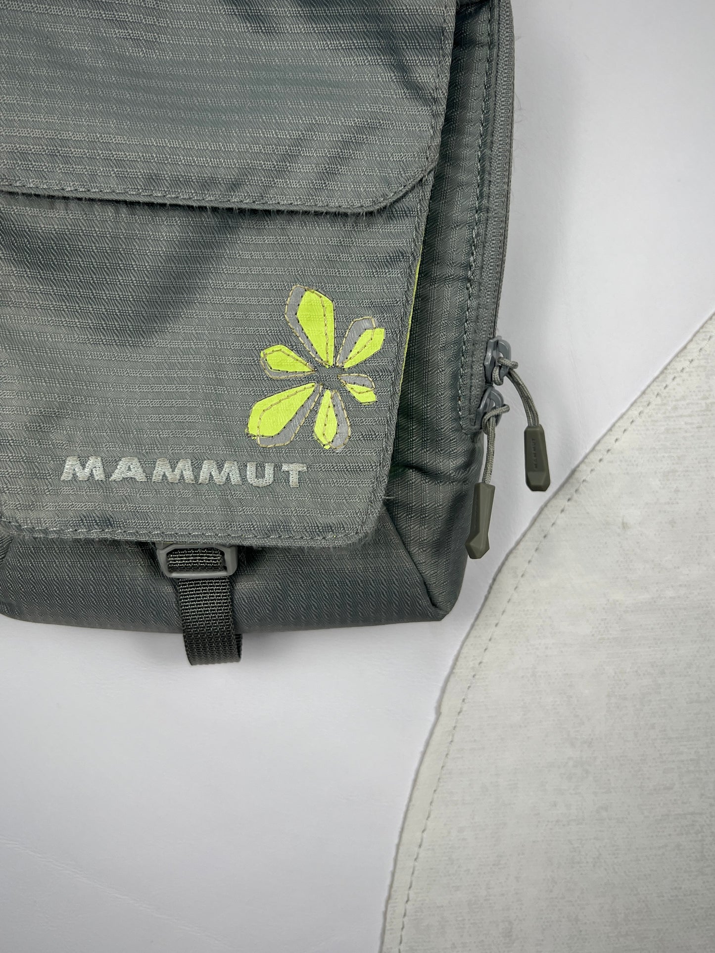Mammut Sling Bag