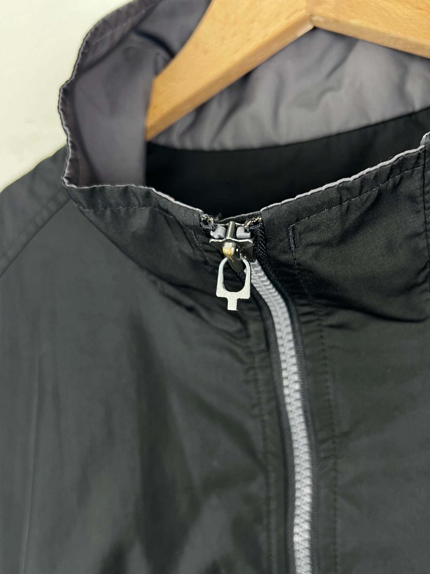 Nike ACG Lightweight Windbreaker Jacket