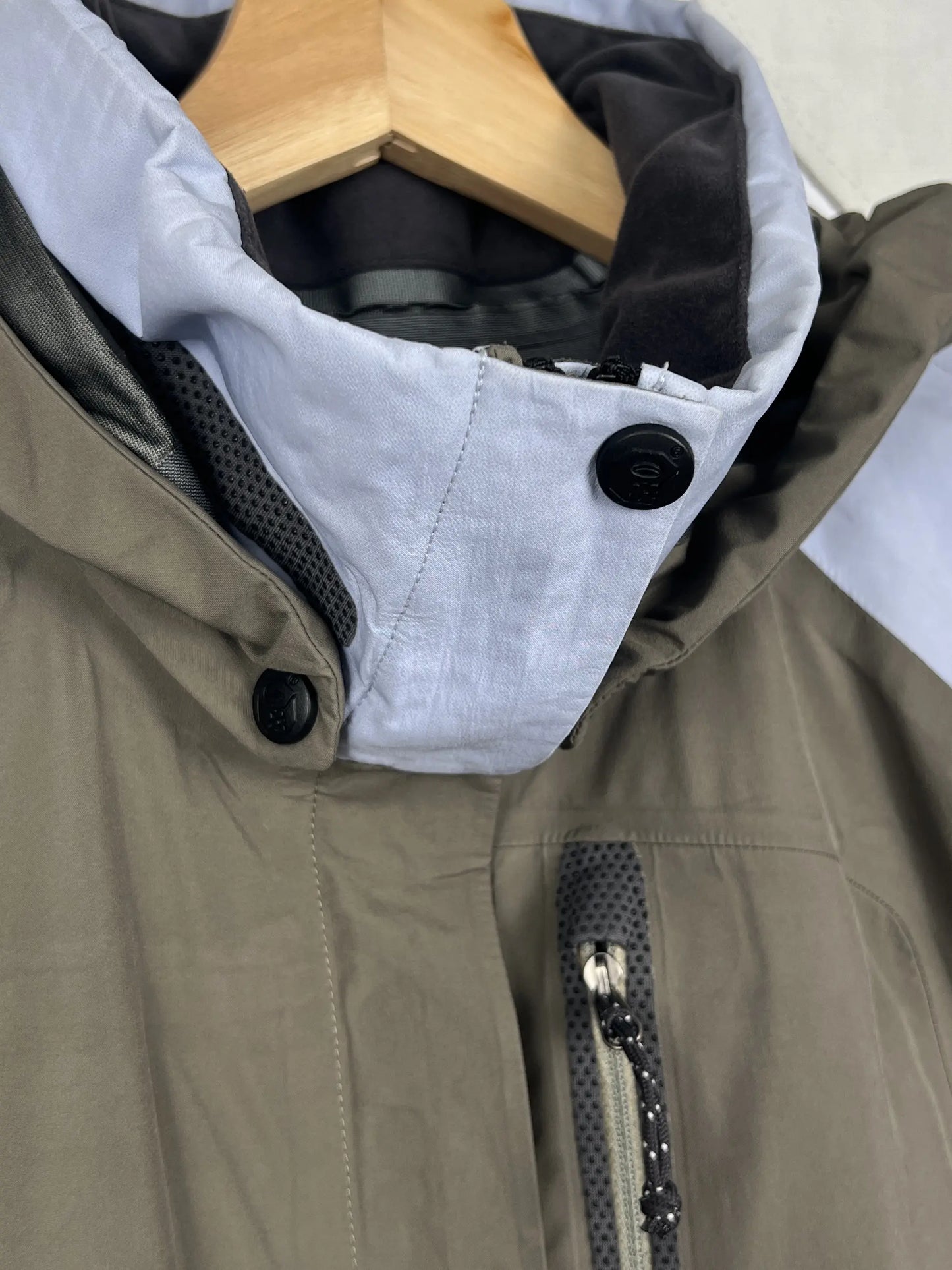 Mountain Hardwear Gore-Tex Shell Jacket