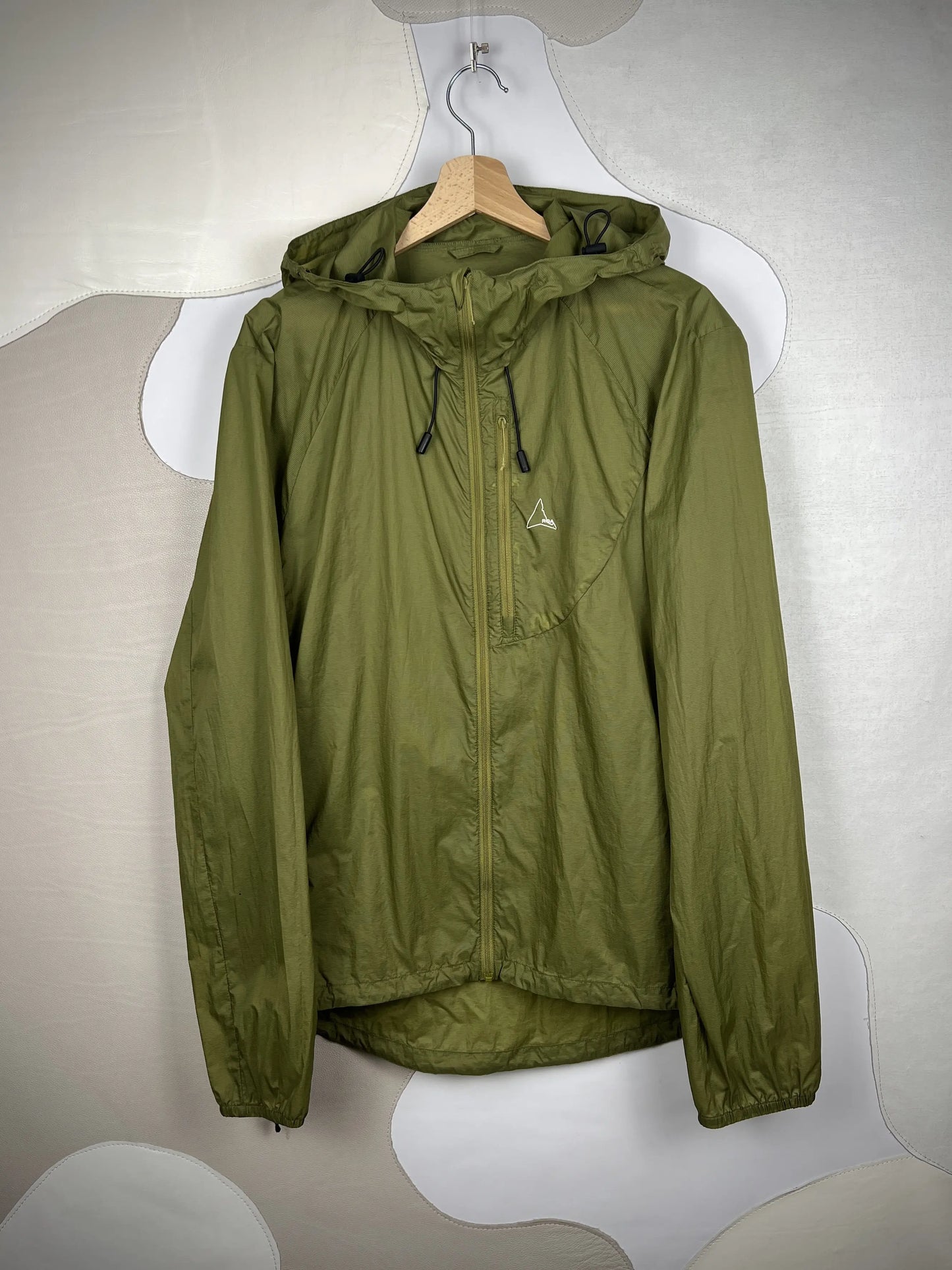 Roa Windbreaker Jacket