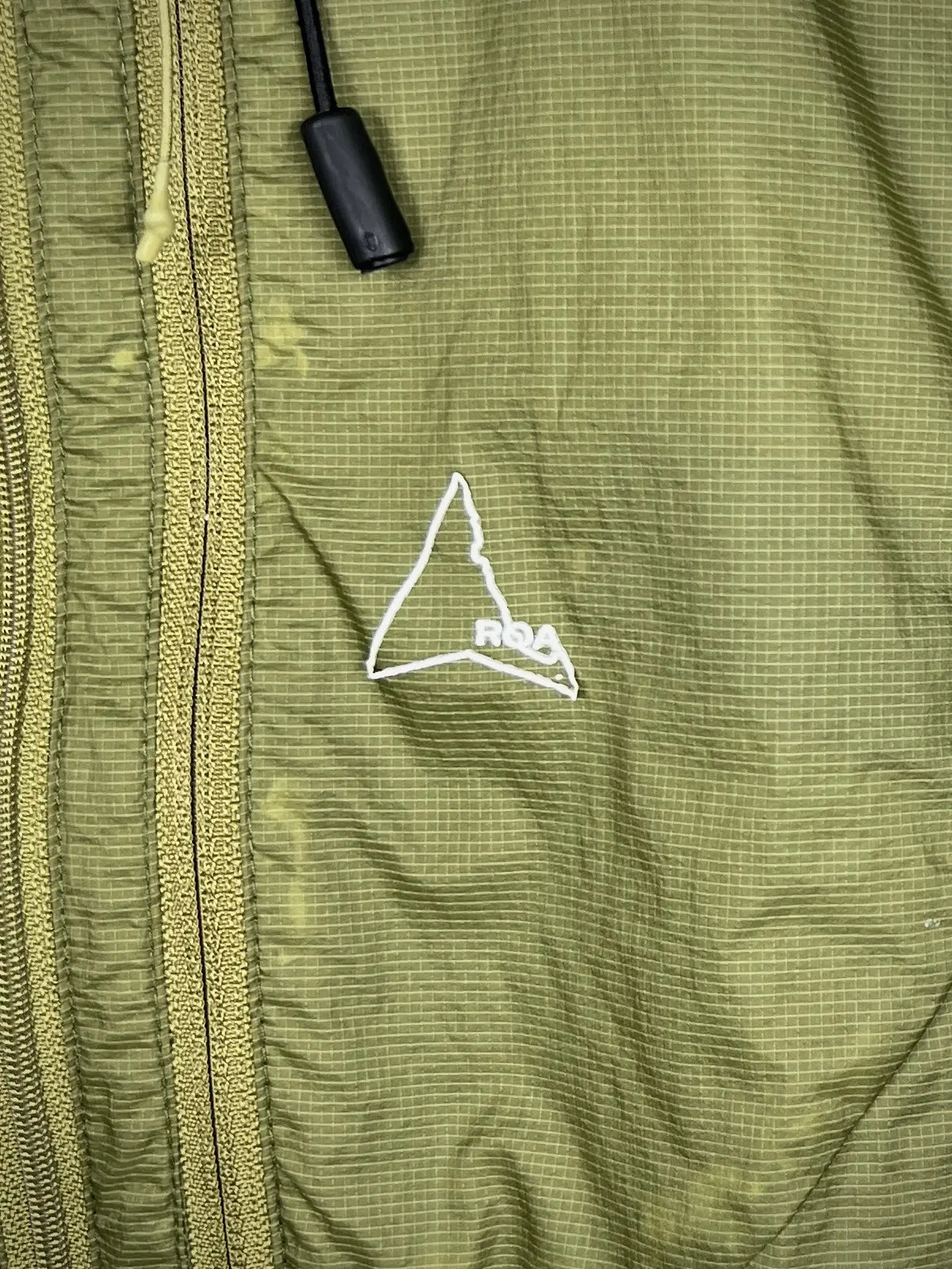 Roa Windbreaker Jacket